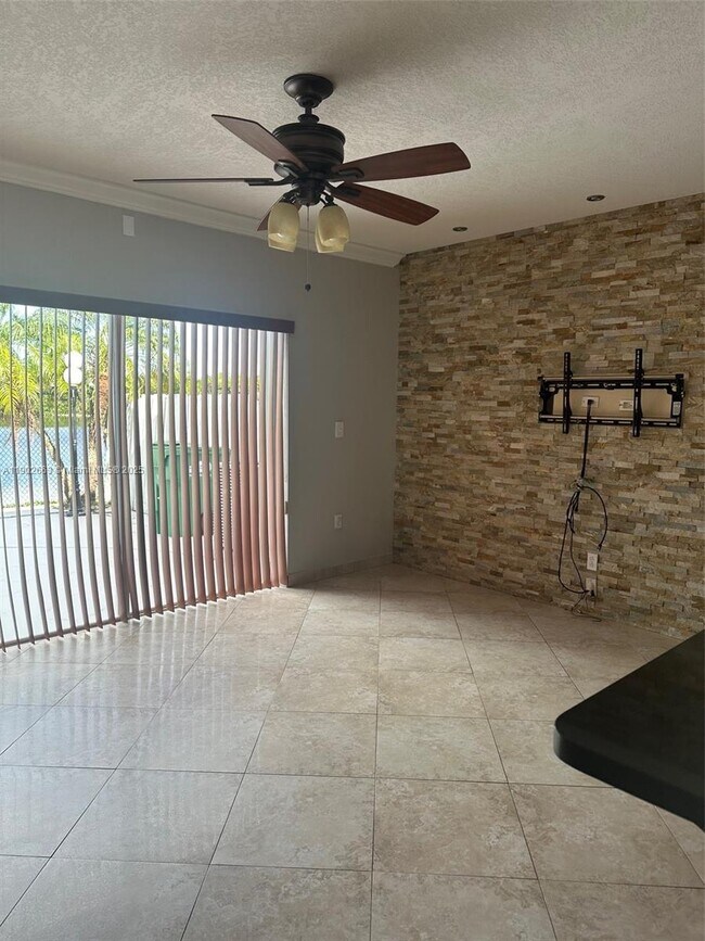 Building Photo - 14839 SW 9th Ln