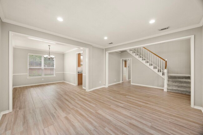Building Photo - 22 Windfern Pl