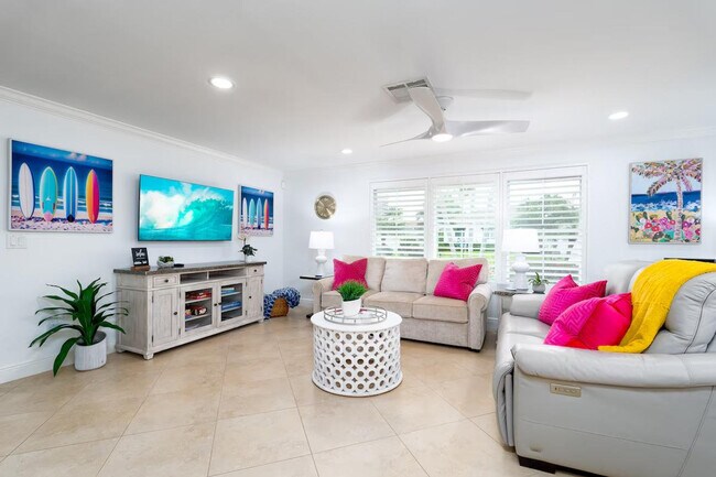 Building Photo - 149 Beachcomber St