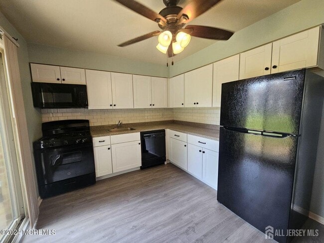 Building Photo - 405 Cynthia Ct