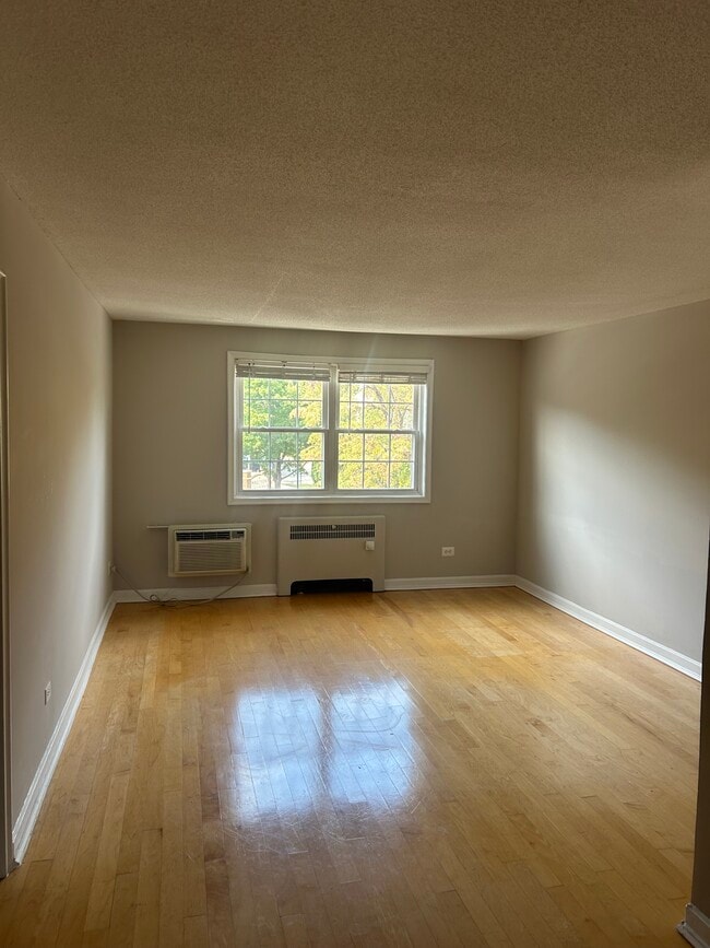 Building Photo - 4354 N Pershing Dr
