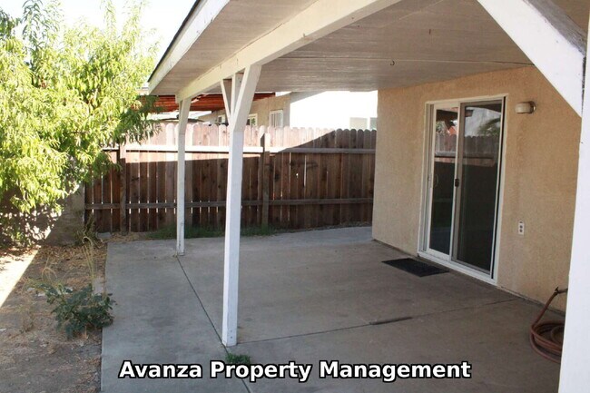 Building Photo - Home for Rent 3 Bed/2 Bath - 1,346 Sq Ft. Rent: $2,095/month Deposit: $2,195