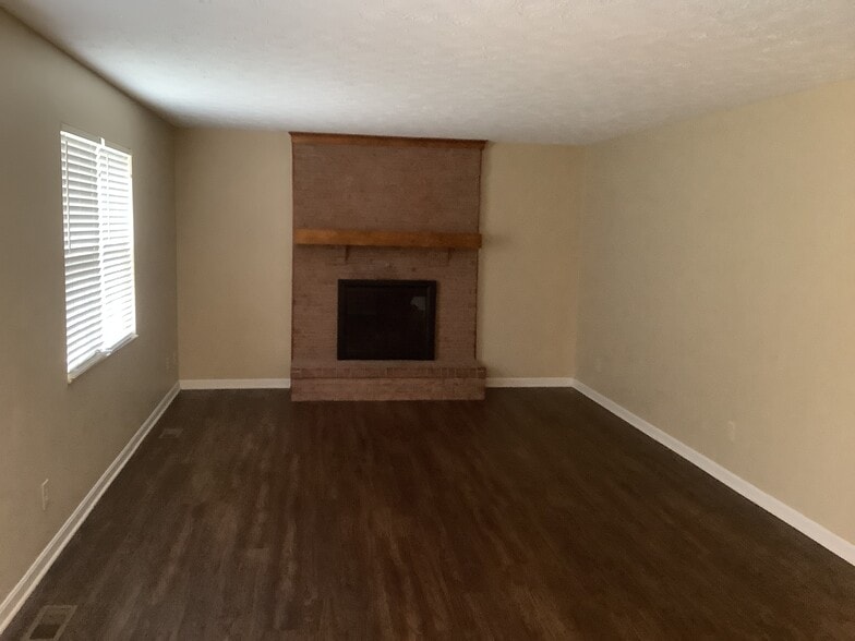 Building Photo - 4408 Moselle Dr