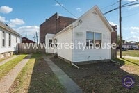 Building Photo - 218 E Park St