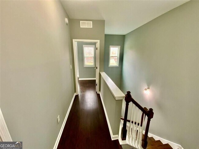 Building Photo - 294 Bass St SW