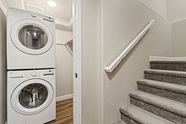 Building Photo - 7578 Little Fox Ln