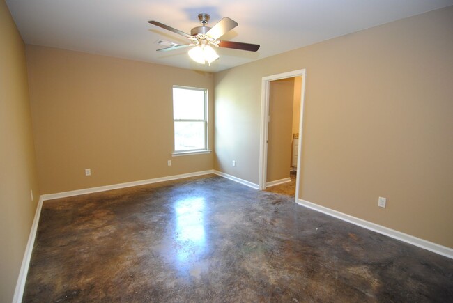 Building Photo - 3/2 One Level in Sherwood!