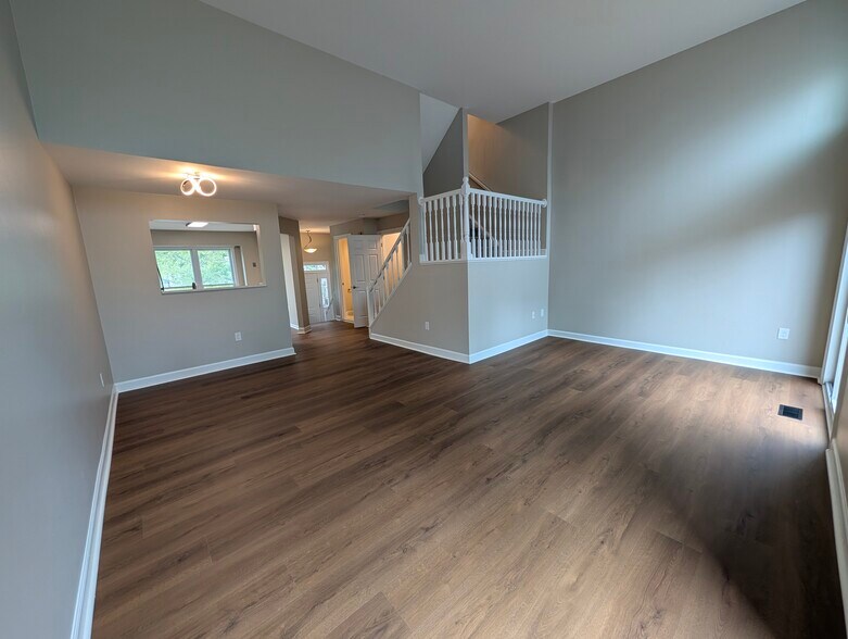 Living / Dining Room - 14141 Betsy Ross Ln