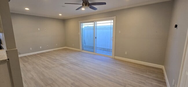 Building Photo - 437 Bluegrass St
