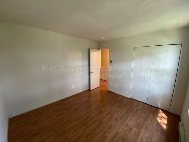 Building Photo - 624 Highview Ct