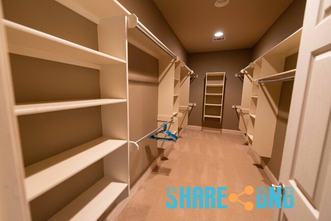 Building Photo - 48 Dartmouth Dr