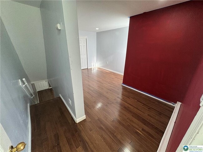 Building Photo - 420 E Ct St