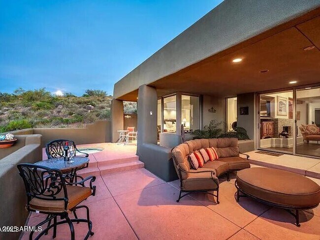Building Photo - 9898 E Graythorn Dr