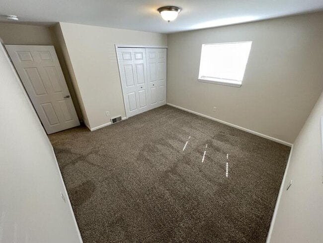 Building Photo - 135-145 Lafayette Rd. - 135-5