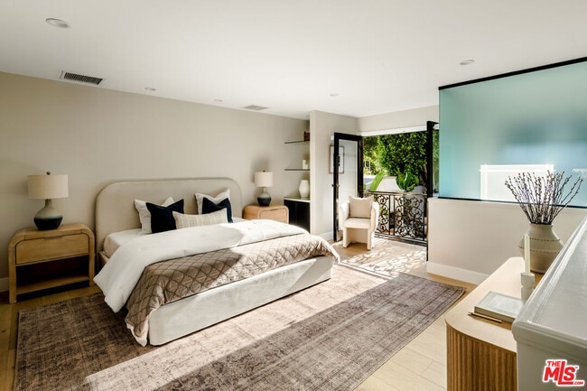 Building Photo - 1143 Sierra Alta Way