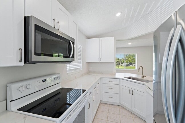 Building Photo - 6531 Chasewood Dr