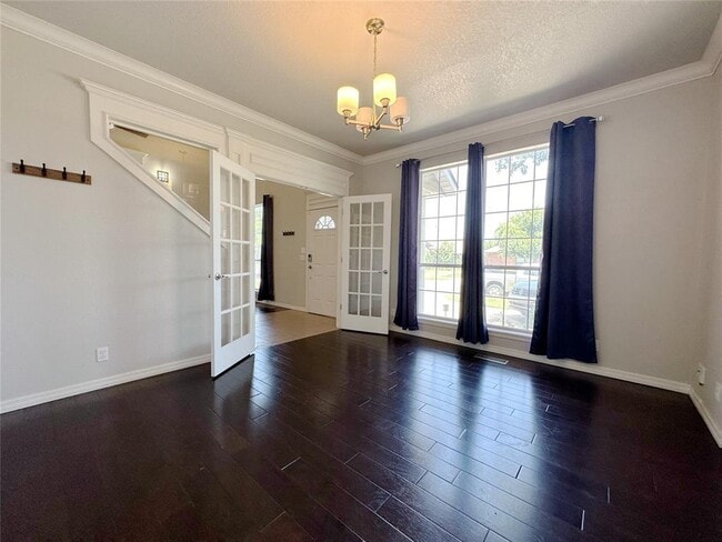 Building Photo - 2812 Eaton Dr