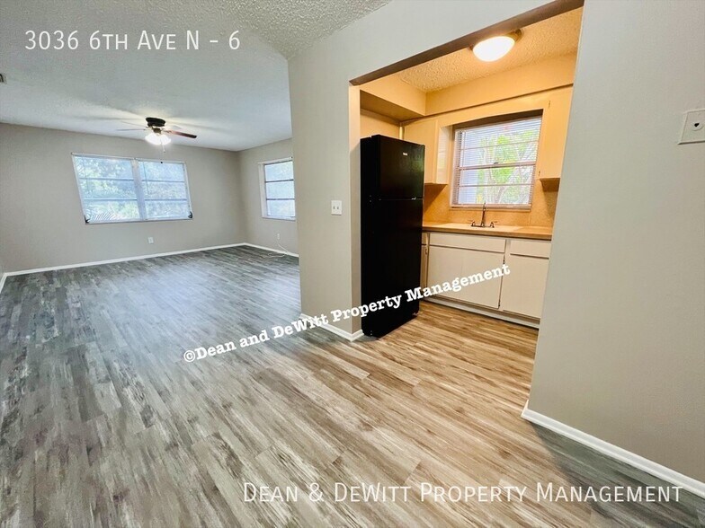 Building Photo - 2 Bed/1 Bath - Unit 6