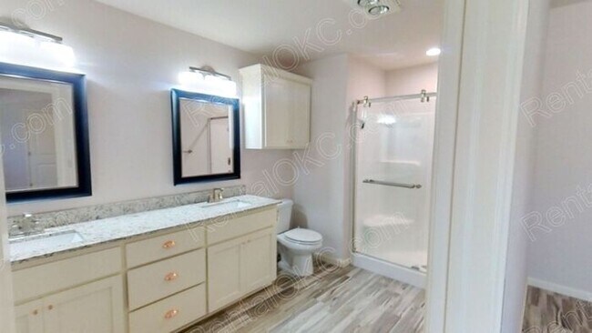 Building Photo - Great 3 bed 2 Bath on the West side.