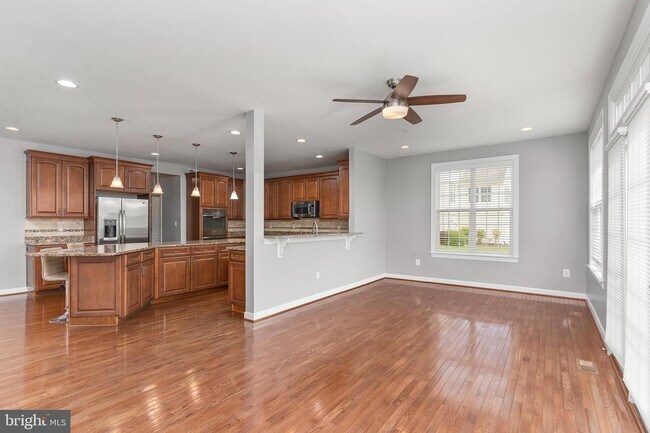 Building Photo - 15305 Sweetbay St