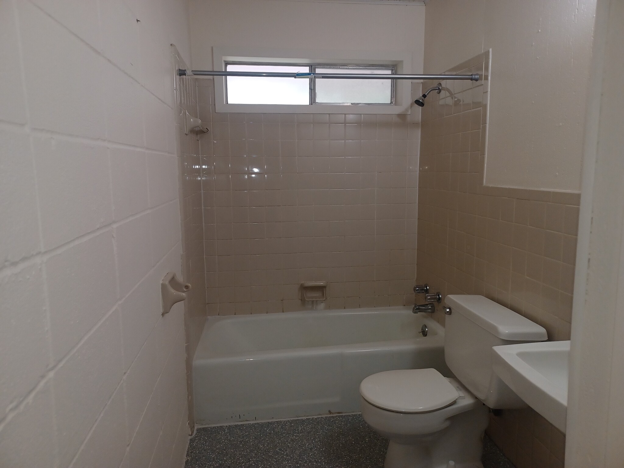 Building Photo - 1719 Oakley Ct