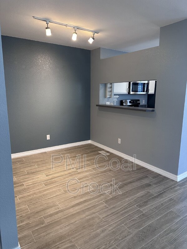 Building Photo - 13900 Lake Song Ln