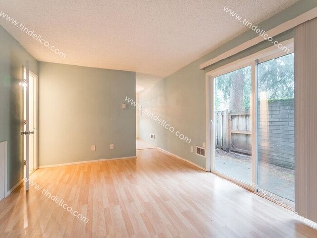 Building Photo - Charming Townhouse Style Home in Multnomah...