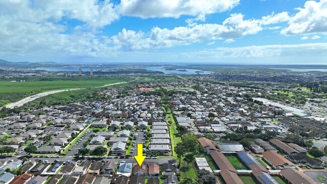 Building Photo - Waipio Gentry - beautifully renovated 3 be...