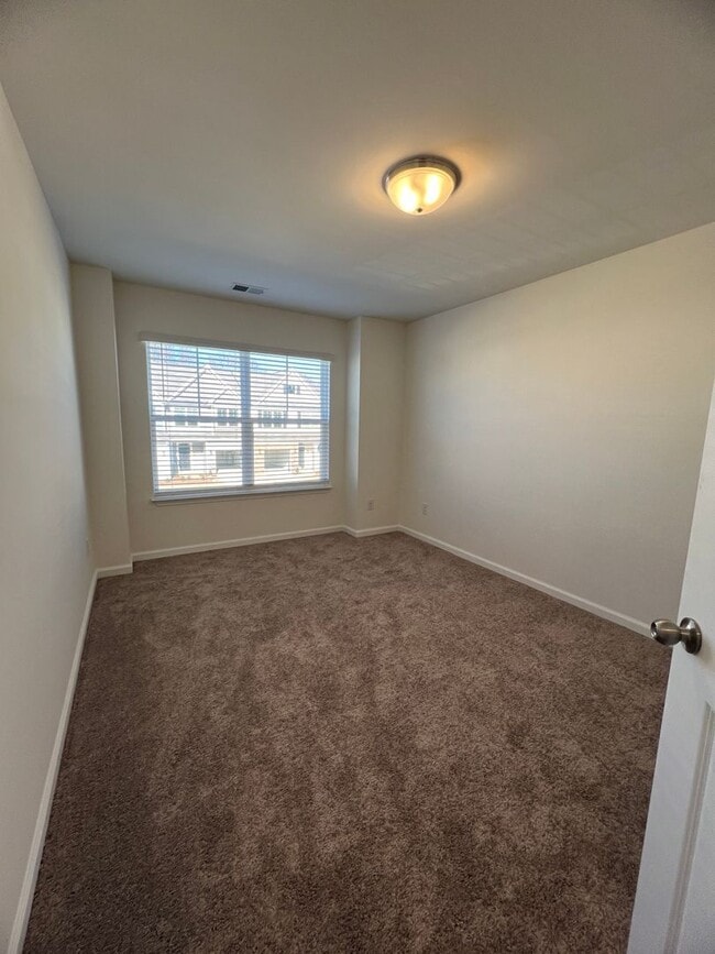 Building Photo - First Full Month's Rent FREE!