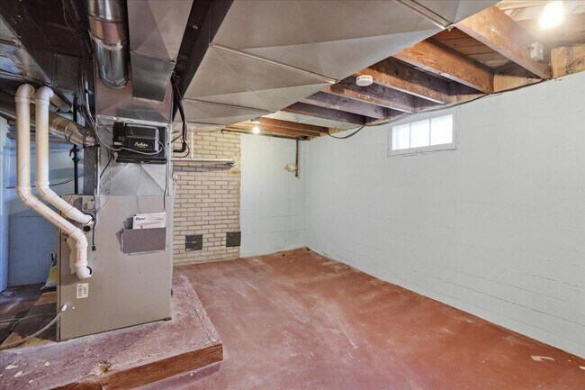 Building Photo - 313 S Midvale Blvd