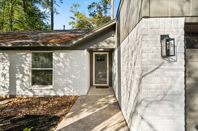 Building Photo - 26 E Woodtimber Ct