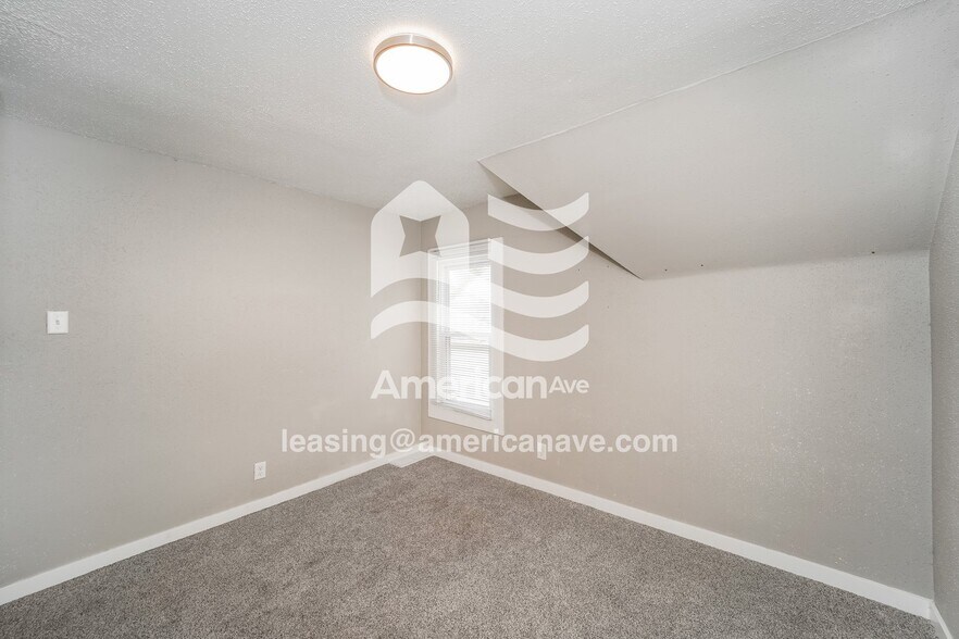 Building Photo - 1836 Superior St