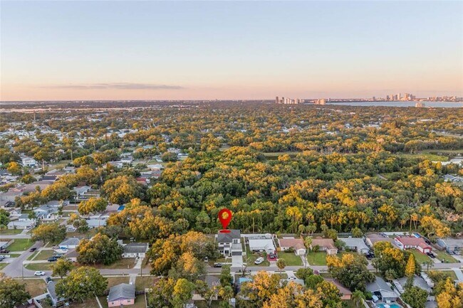 Building Photo - 3317 W Napoleon Ave