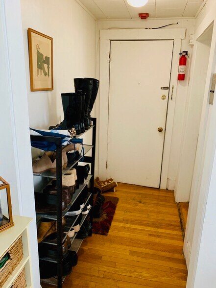 Building Photo - 11 Gorham St