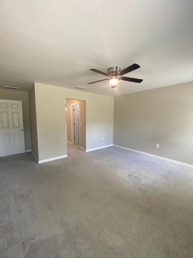 Building Photo - Charming 3-Bedroom Home on Nearly 1 Acre –...