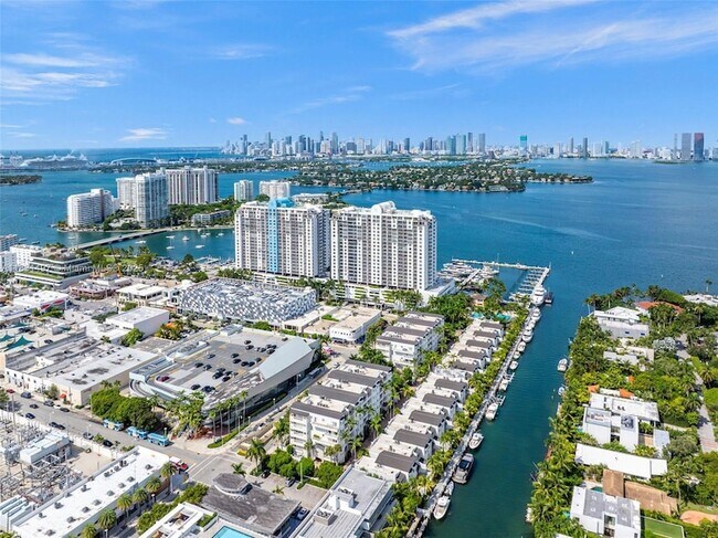 Building Photo - 1415 Sunset Harbour Dr