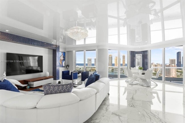 Building Photo - 2600 Island Blvd