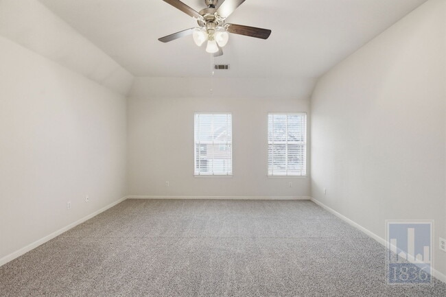 Building Photo - 1110 Water Birch