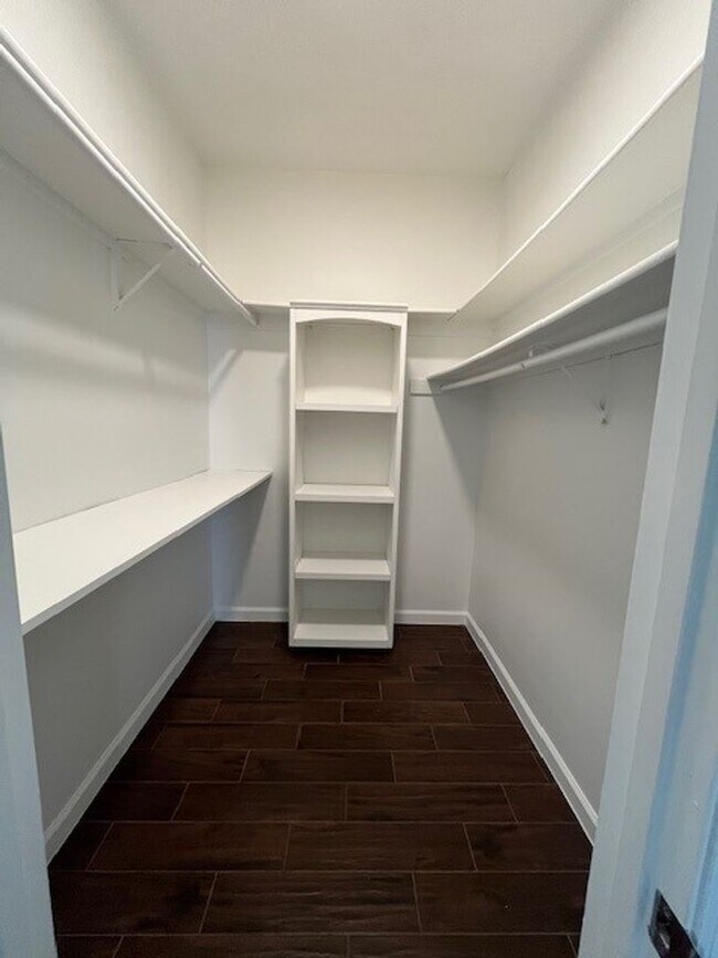 Building Photo - ***4 Bed 3.5 Bath in Tuscawilla!***