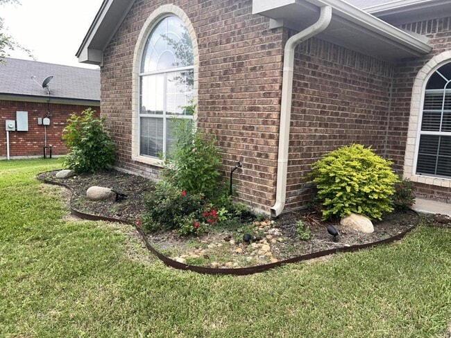 Building Photo - 5615 Drystone Ln