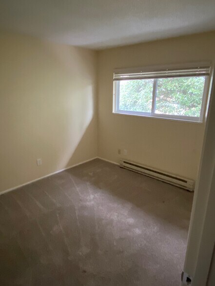 Building Photo - 1666 SE Umatilla St