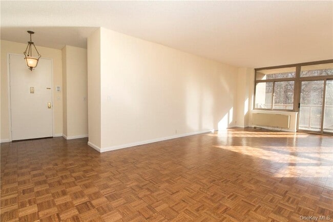 Building Photo - 35 N Chatsworth Ave