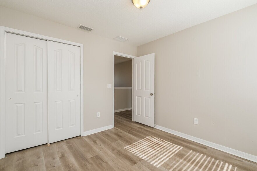 Building Photo - 9243 Wellstone Dr