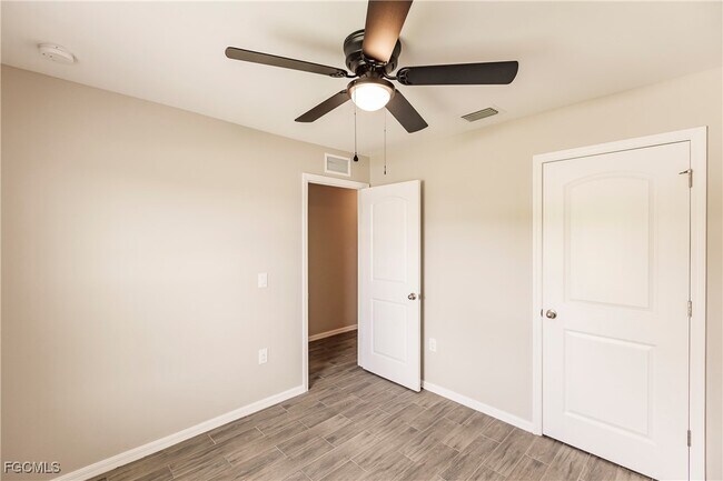 Building Photo - 616 NE 24th Terrace