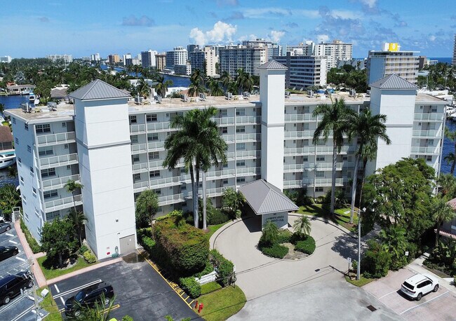 Building Photo - 140 NE 28th Ave