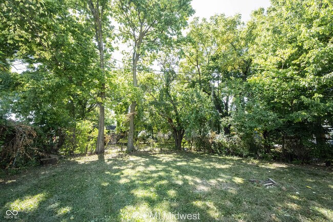 Building Photo - 445 W 29th St