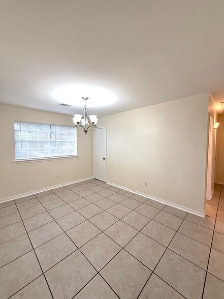 Dining Room - 1114 Williams Blvd