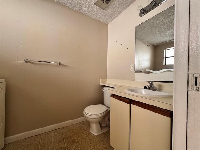 Building Photo - 10605 Royal Palm Blvd