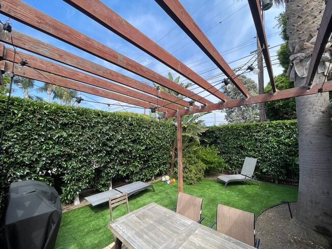 Enclosed Yard! - 1631 Michigan Ave