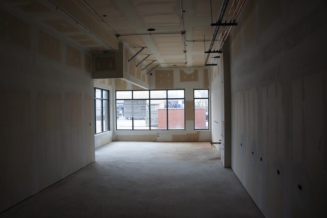Building Photo - 4521 W Lawrence Ave